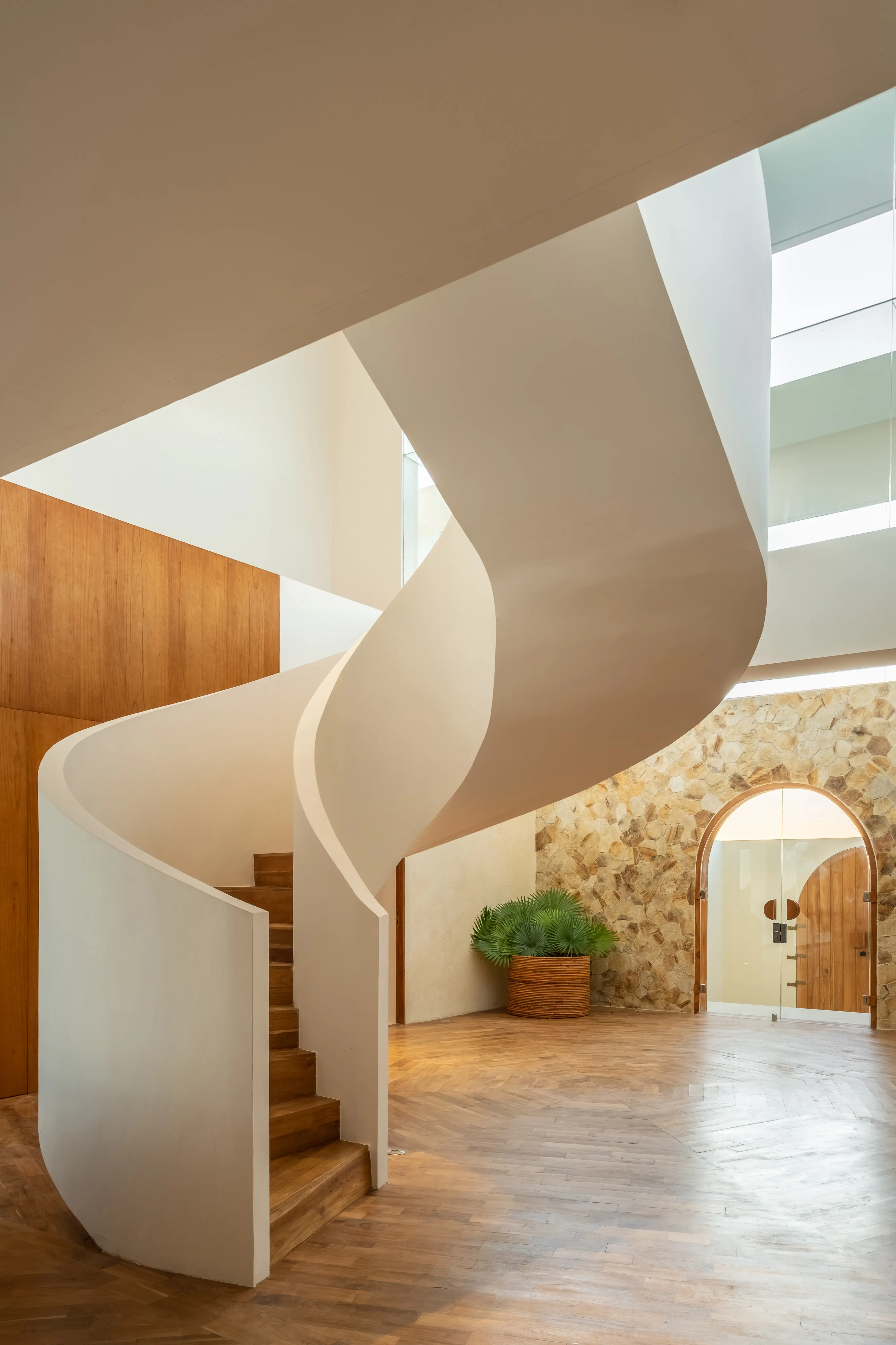 BABYLON — gallery image 6